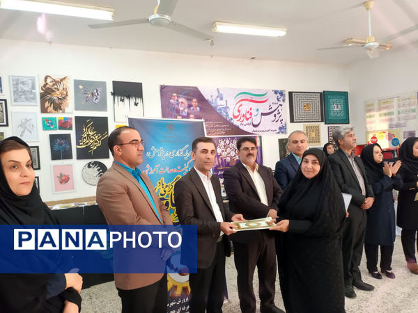 تقدیر هم‌زمان با هفته پژوهش و فناوری از ۱۵ معلم و دانش‌آموز پژوهشگر برتر در بهبهان 