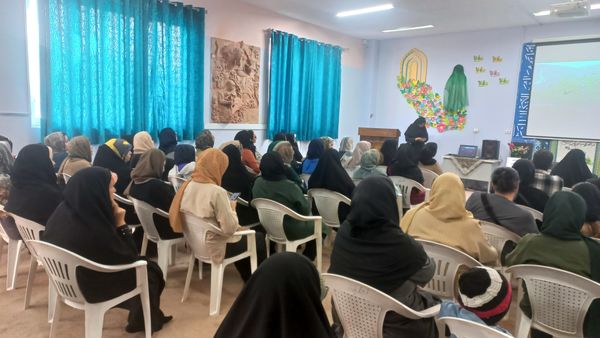 اولین مجمع عمومی انجمن اولیا و مربیان دبستان لطیفه 