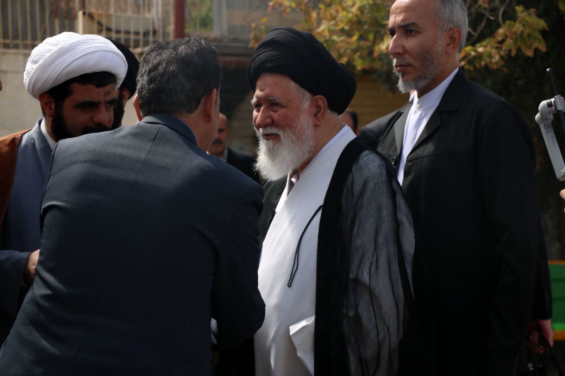 زنگ نماز در دبیرستان برزگر با حضور آیت الله علم الهدی 