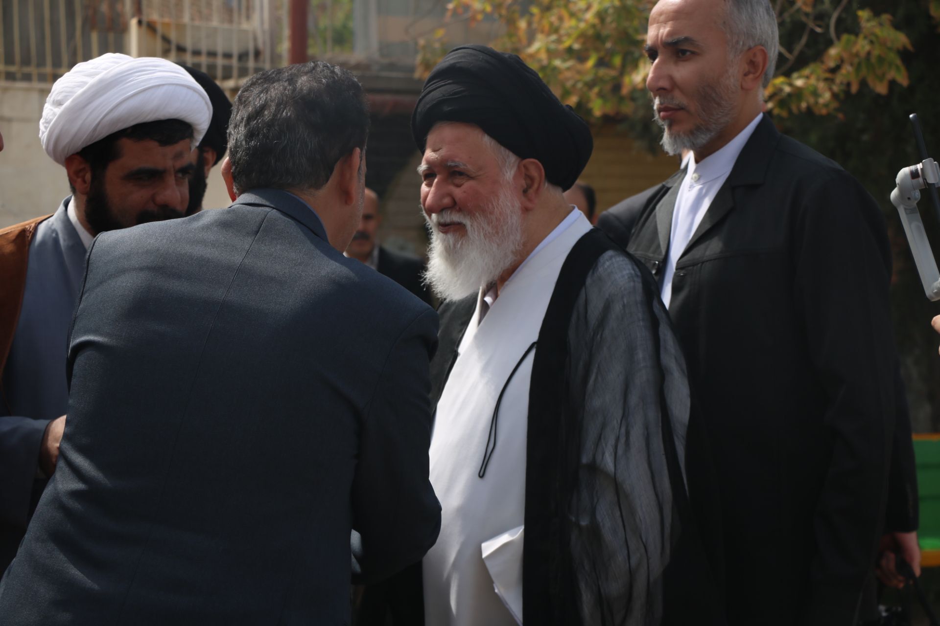 زنگ نماز در دبیرستان برزگر با حضور آیت الله علم الهدی 