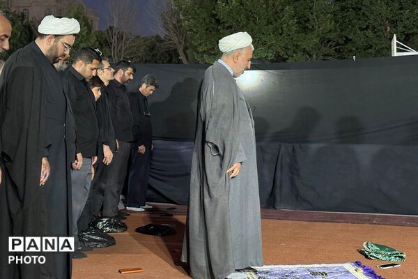 عزاداری هیئت فرهنگیان در سوگ سیدالشهدا (ع)