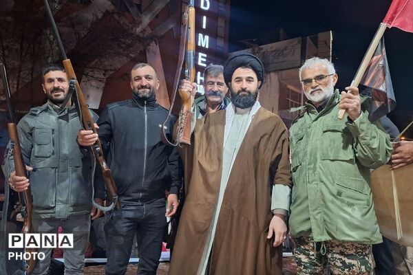پنجاهمین اجتماع مردم فیروزکوه در هوای بارانی