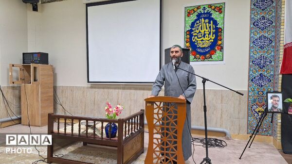محفل نورانی انس با قرآن کریم به پاسداشت یاد رهبر شهید