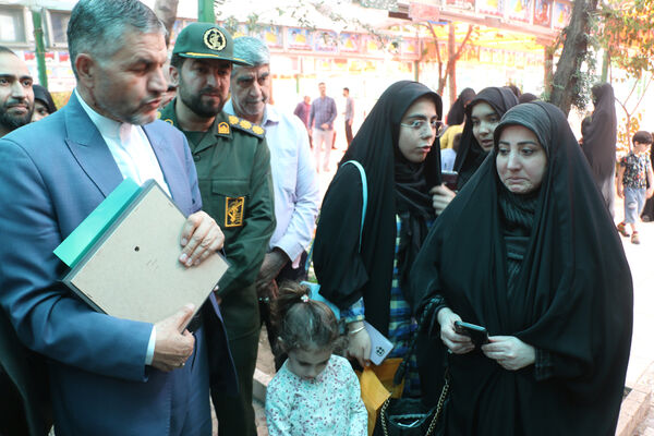 عطرافشانی مزار شهدای فرهنگی استان قم