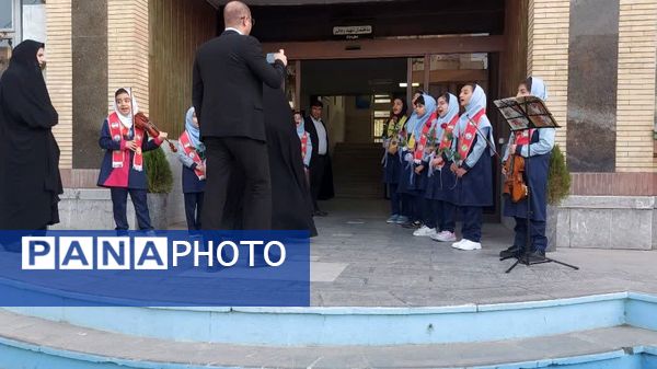 آغاز سال تحصیلی جدید باحضور مسئولان در دبستان فرهنگیان ۲ مشهد