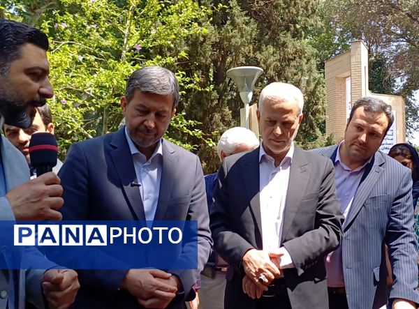 آیین بهره‌برداری از گذر صنایع دستی اصفهان