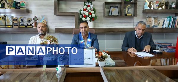 سیزدهمین دوره انتخابات شورای دانش آموزی منطقه در شهرستان رشتخوار