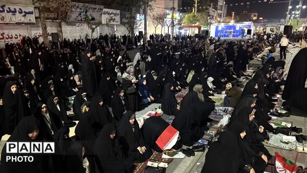 اقامه نماز استغاثه و تجدید بیعت در اجتماعات شبانه شهرستان ساوجبلاغ