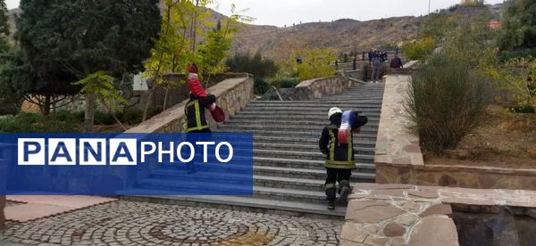 پله نوردی آتش‌نشانان مشهدی در پلکان باباکوهی 