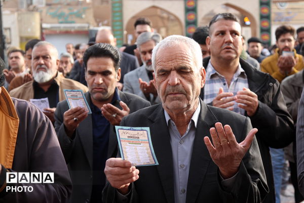 برپایی باشکوه نماز عید فطر در یزد