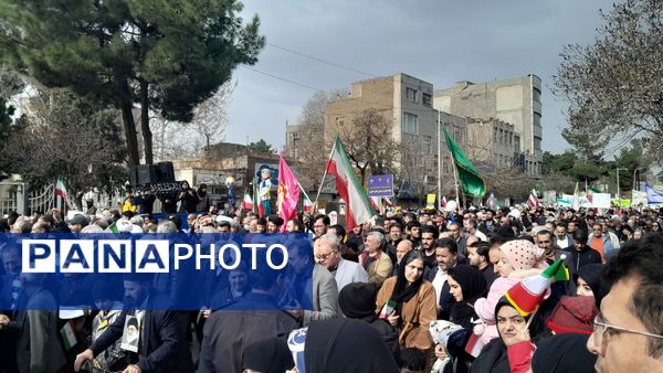 راهپیمایی ۲۲ بهمن نشان دهنده همبستگی و اتحاد مردم ایران 