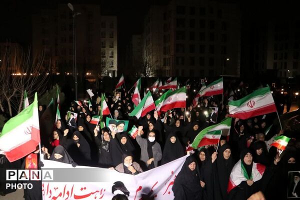 گردهمایی پرشور مردم وفادار و انقلابی چهاردانگه در دفاع از میهن و آرمان های انقلاب