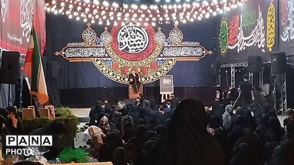 عشق و ارادت نوجوانان شهر هشتگرد به اباعبدالله الحسین(ع)