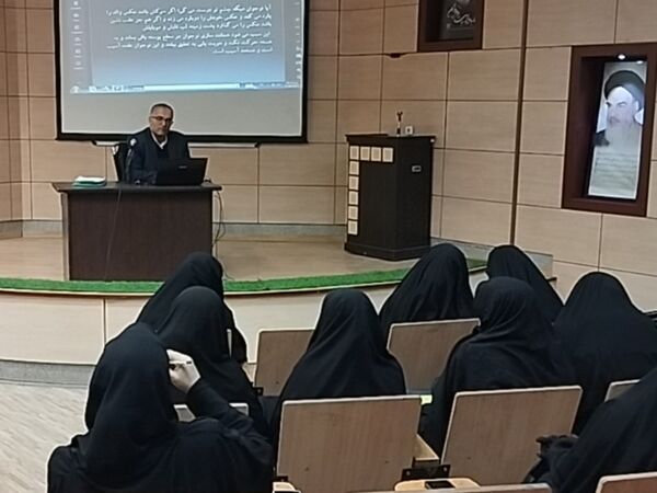 اولین گردهمایی دبیران و مدرسین درس تفکر و زندگی در کانون فارابی 