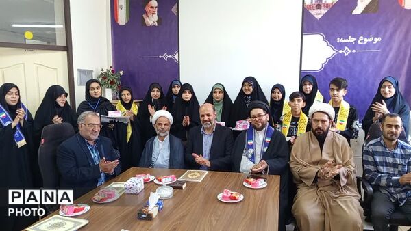 آیین تقدیر از دانش آموزخبرنگاران پانا ناحیه چهار قم