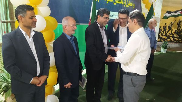پاسداشت فرهنگیان و تقدیر از برترین‌های رودانی