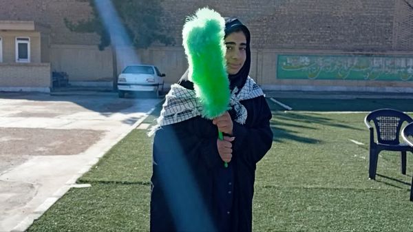 آئین نواختن زنگ انقلاب در دبیرستان حجاب بافق