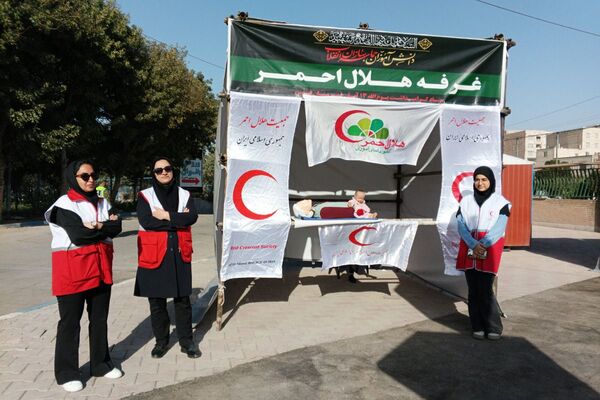 حضور دانش آموزان به مناسبت یوم الله ۱۳آبان، در ورزشگاه شهدای شهرستان قدس