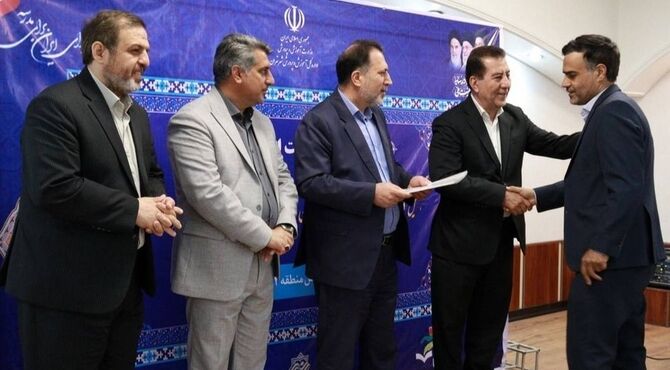 تجلیل از معاونان پرورشی و مربیان تربیتی منطقه ۱۴ تهران