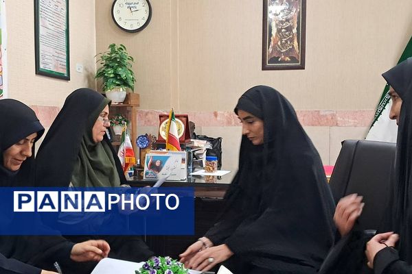 بازدید سرگروه کیفیت بخشی فعالیت‌های پرورشی از مدارس ناحیه 2 شهرری 