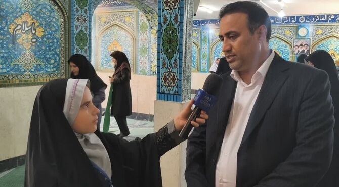 اقامه نخستین نماز جماعت سال تحصیلی جدید در دبیرستان فرهنگیان ناحیه ۴ اصفهان