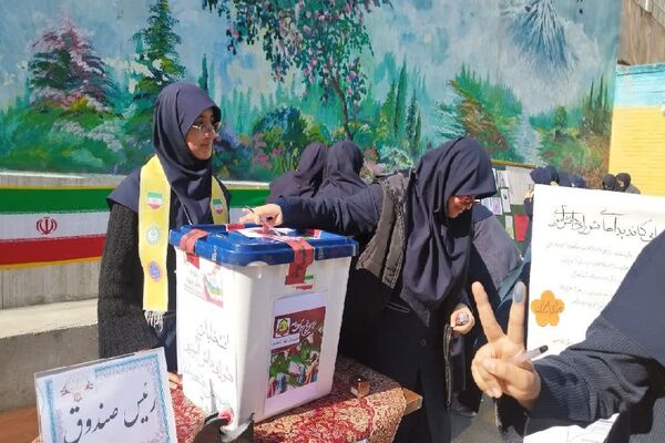 انتخابات شورای دانش‌آموزی در دبیرستان شاهد تکتم ناحیه 3 مشهد