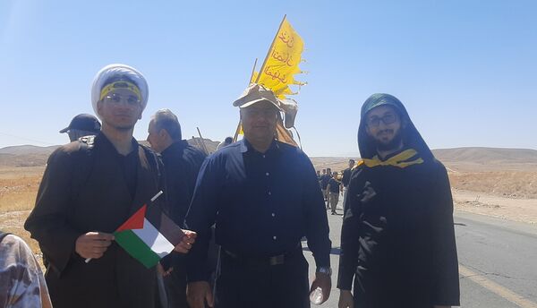  کاروان زائرین پیاده دانش‌آموزی در نیشابور