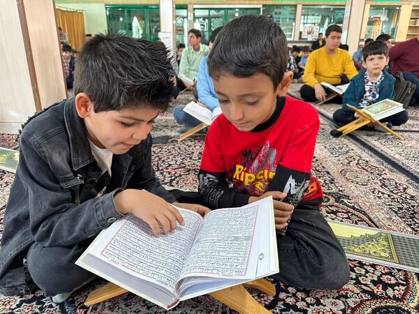 محفل انس با قرآن دانش‌آموزی یادوآره شهدای دانش‌آموز غزه در شهرستان چناران