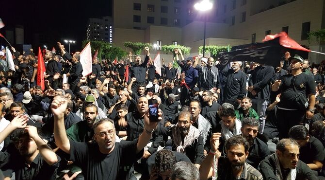 مردم پس از حماسه آفرینی در تهران و قم،حالا در مشهدالرضا حاضر شدند