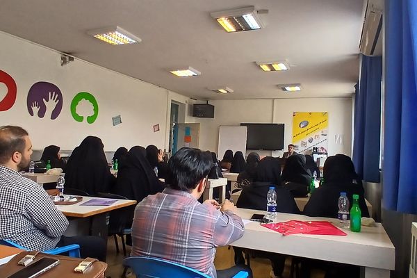 برگزاری جلسه اهمیت ارزشیابی در مدارس ابتدایی ری یک