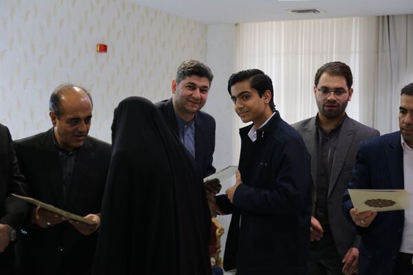 آیین تجلیل از برگزیدگان جشنواره قرآن عترت و نماز آذربایجان شرقی