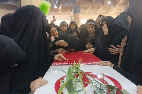 حضور شهید گمنام، حال‌وهوای نماز جمعه را متحول کرد