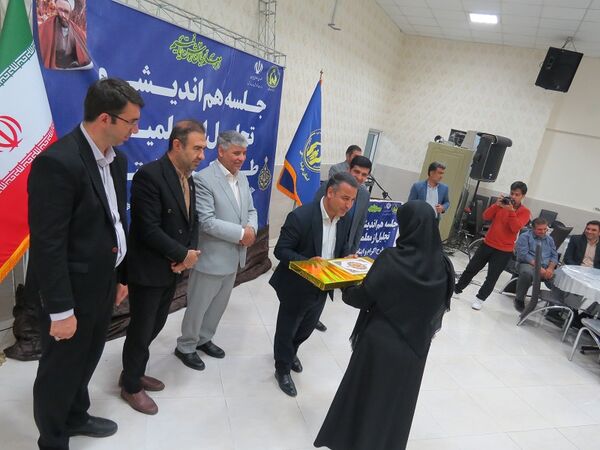 برگزاری تجلیل از همکاران طرح اکرام وایتام شهرستان بجنورد