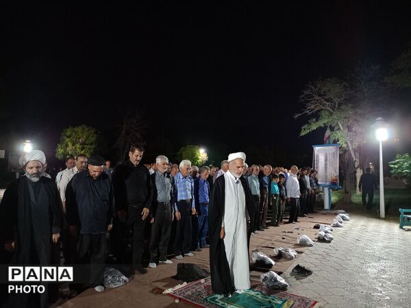 نمازی به شوق صرفه جویی برق