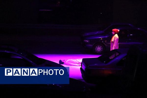 اجرای نمایش «راهبندان» در سومین شب از کنگره ملی 5580 شهید استان البرز