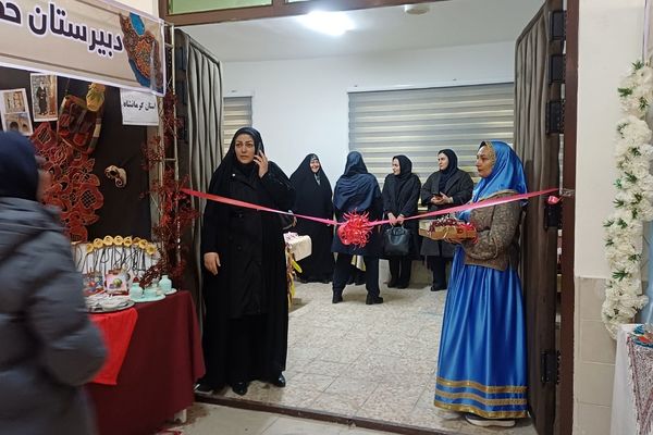 جشنواره رنگ و فرهنگ در کانون شهید آوینی فشافویه؛تجلی هویت و هنر ایرانی