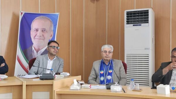 دیدار صمیمی دانش‌آموزان با استاندار کهگیلویه و بویراحمد 