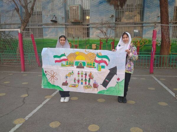 رونمایی از  تابلوی اتحاد دانش‌آموزی در دبستان آزادی
