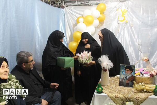 وقتی «بله» زیر سایه عشق علوی طنین‌انداز شد؛ روایت یک شب متفاوت در غرفه مهدی‌ یاران