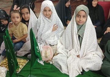 همایش «سه ساله‌های حسینی» در مسجد امام حسین(ع) شهر بن برگزار شد