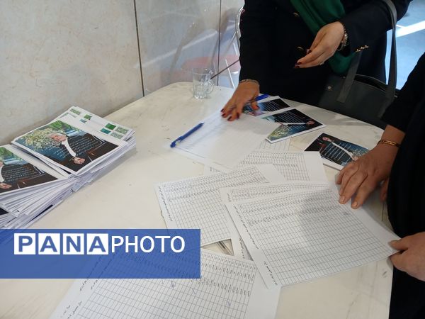 جلسه اولیا و مربیان در دبیرستان بهرام رزمی