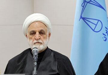 هتک حرمت شهروندان از سوی هر فرد و دستگاهی، مطلقاً ممنوع است/ اصل 25 قانون اساسی در هر شرایطی لازم‌الاجراست