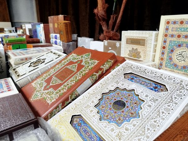 گشایش نمایشگاه کتاب در فرهنگسرای فاروج 