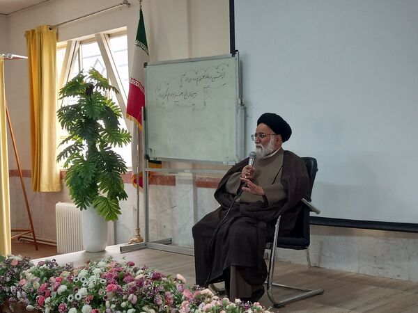 حضور امام جمعه شهرستان نیشابور در دبیرستان نمونه وکیلی استاد شفیعی کدکنی «وکیلی ۱۰»