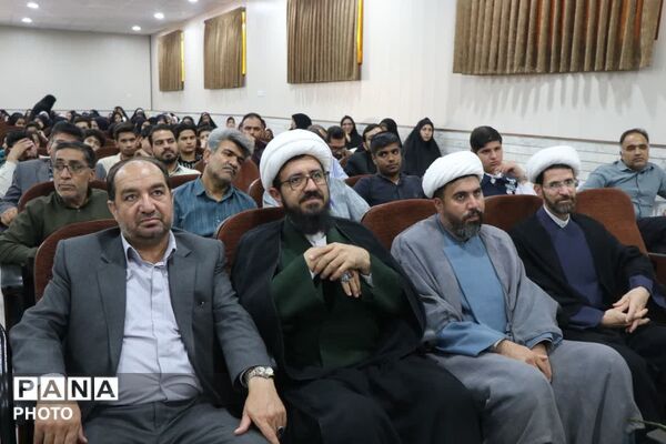 طنین ندای معنویت در هفتمین اجلاس سراسری نماز دانش‌آموزی شهرستان مه‌ولات