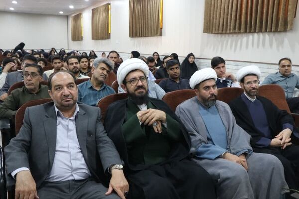 طنین ندای معنویت در هفتمین اجلاس سراسری نماز دانش‌آموزی شهرستان مه‌ولات