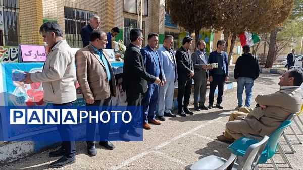 جشن انقلاب در مدرسه نخبگان عشایر 