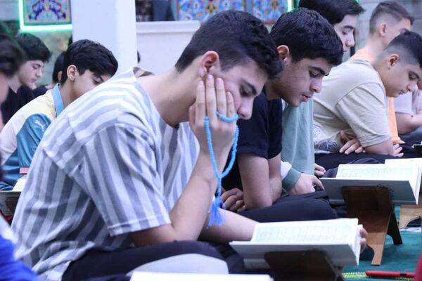 برگزاری مراسم اعتکاف توسط دانش‌آموزان معتکف شهرستان اسلامشهر