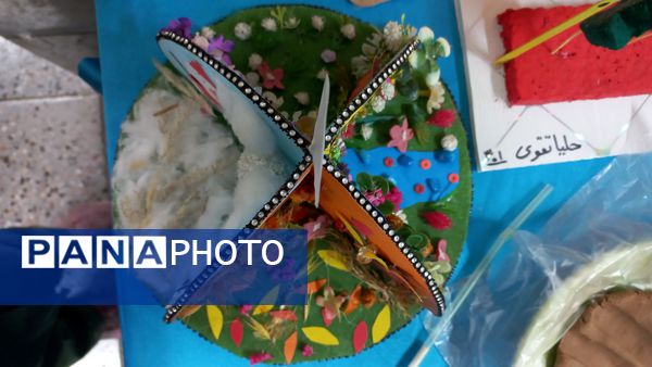 نمایشگاه هفته پژوهش در دبستان شاهد تحقیقی ناحیه ۶ مشهد مقدس