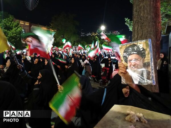 و تا پای جان در کنارت خواهیم ماند، ای یادگار پدر 